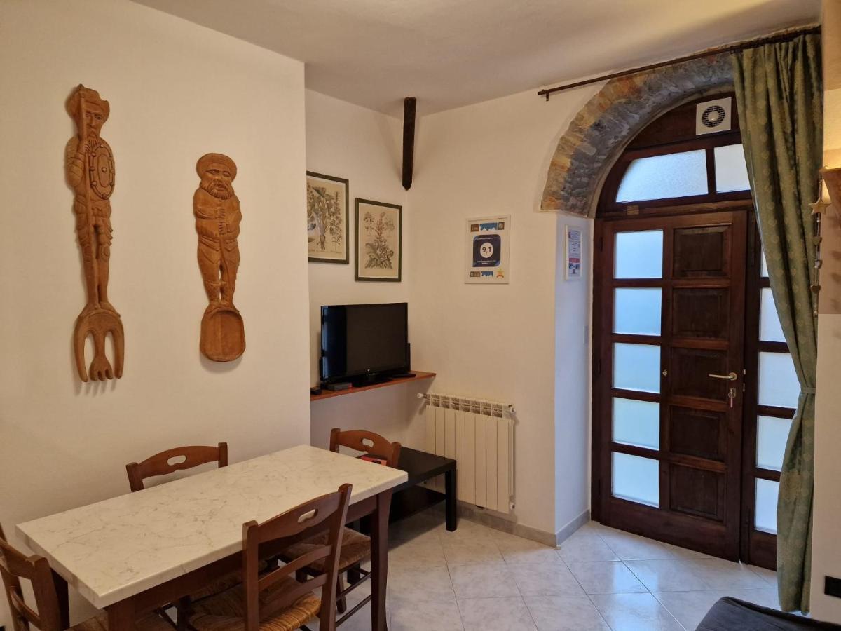 Casa Romantica Tra Liguria E Toscana Ortonovo 外观 照片